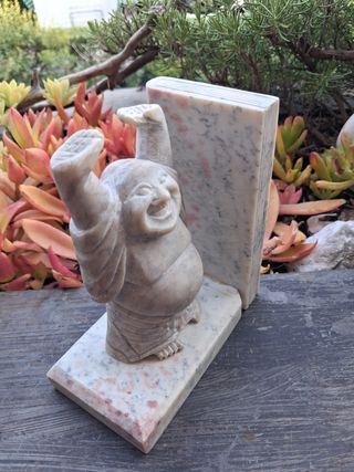 Reggilibri Budda in marmo