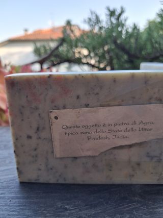 Reggilibri Budda in marmo