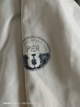 Chaqueta blanca cortavientos