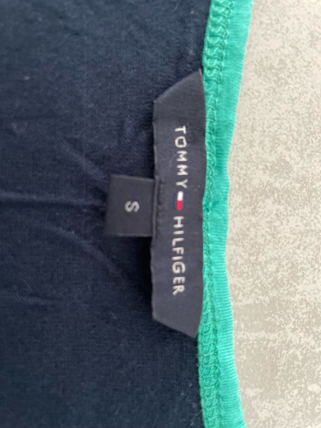 Camiseta Tommy Hilfiger rayas azul-blanco