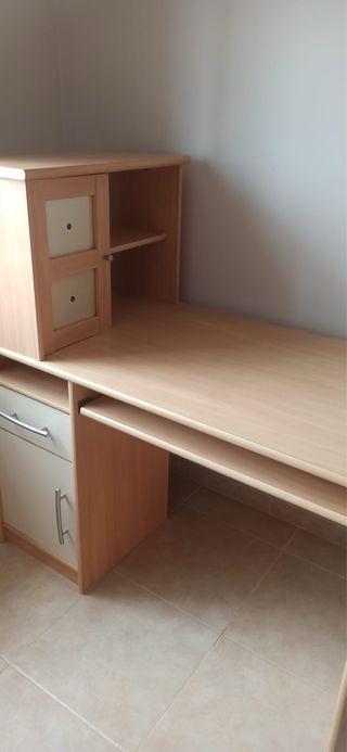 Escritorio madera beige