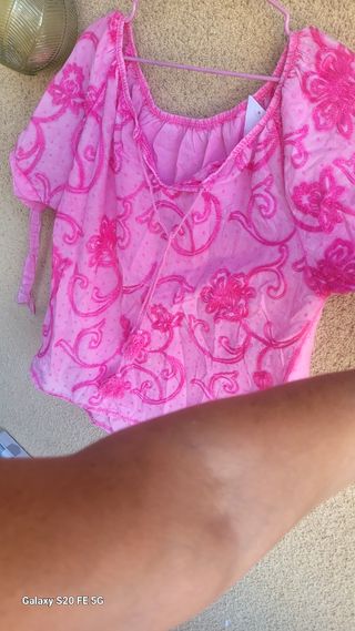 Blusa rosa verano