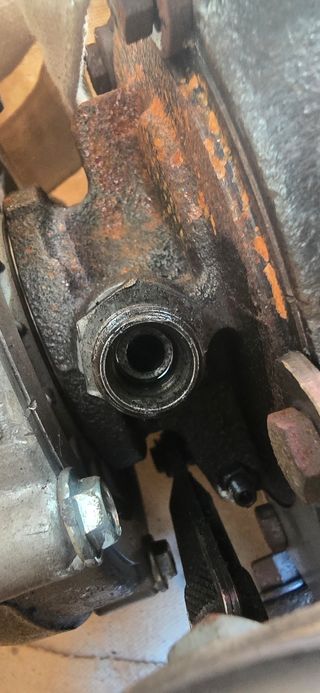 Turbo Garrett híbrido + escape completo.