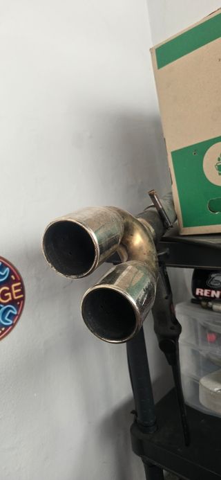 Turbo Garrett híbrido + escape completo.