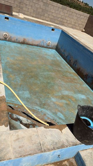 Piscina poliéster azul