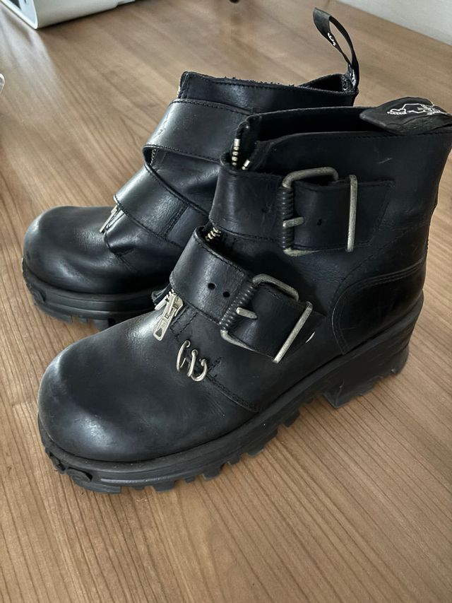 Botas Metal negras