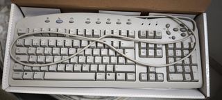 Teclado Multimedia BTC 6001A