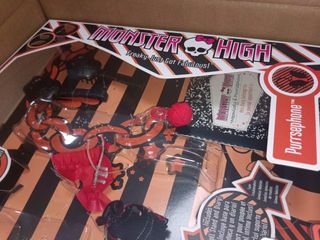 Monster High Meowlody Purrsephone caja y accesorio