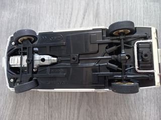 Ford Mustang 65 1:18 Mira