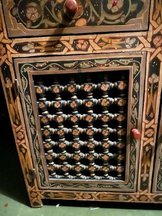 Cómoda marroquí pintada a mano