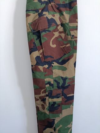 Uniforme militar airsoft Woodland - Talla M