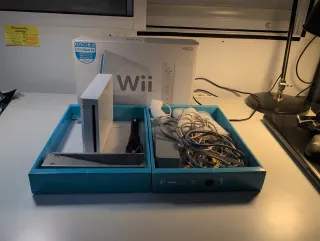 Wii + Wii Sports + 2 mandos