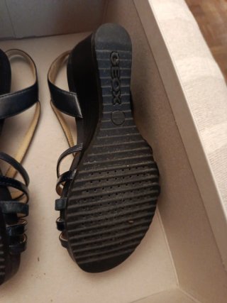 Sandalias Geox negras mujer.