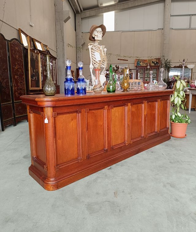 Mostrador de botica antiguo