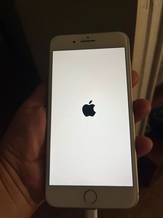 iPhone 8 Plus Gold - 64GB NO REGATEADORES