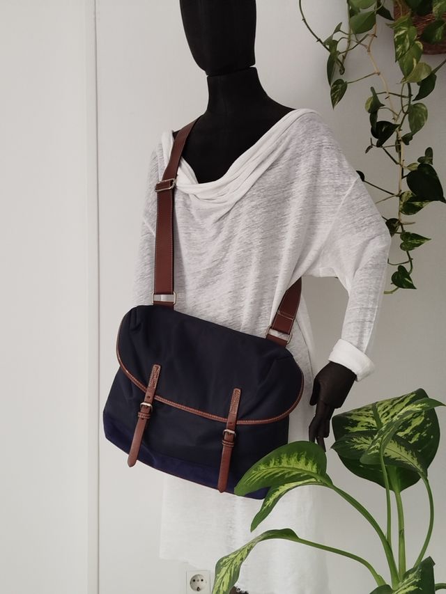 Bolso Zara bandolera azul marino