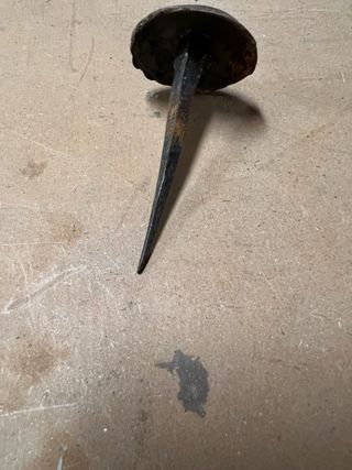 Clavos de forja antiguos