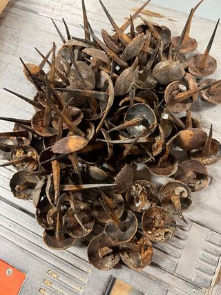 Clavos de forja antiguos