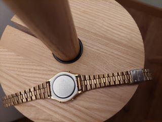 Reloj Casio dorado vintage