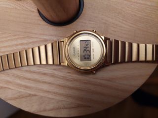 Reloj Casio dorado vintage