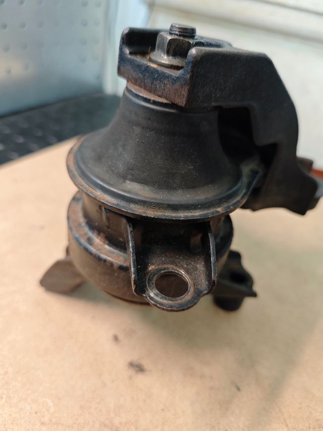 Soporte motor - lado distribución Honda Prelude V