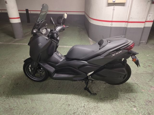 Yamaha XMAX 300 2024 + pack revisiones incluido