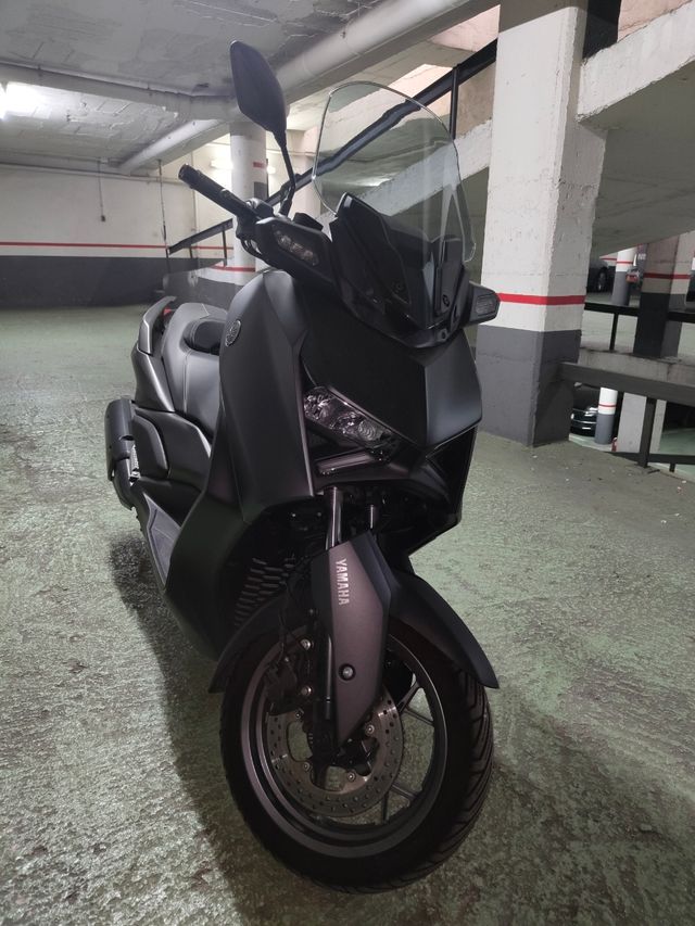 Yamaha XMAX 300 2024 + pack revisiones incluido