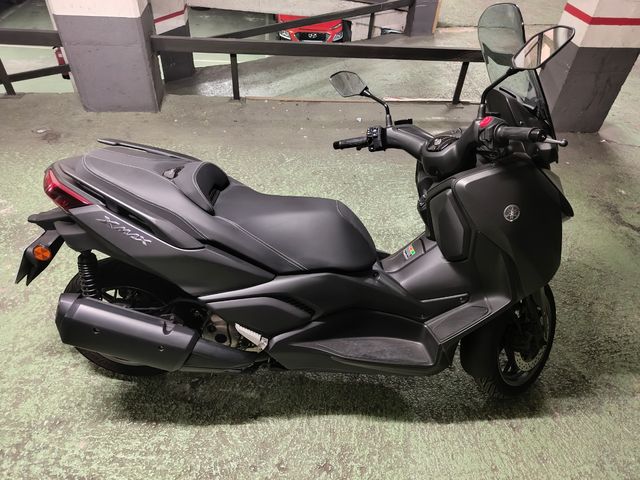 Yamaha XMAX 300 2024 + pack revisiones incluido