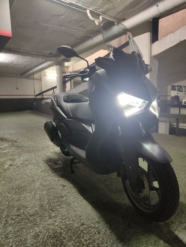 Yamaha XMAX 300 2024 + pack revisiones incluido