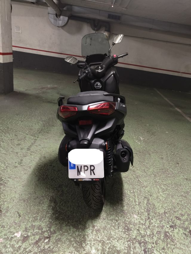 Yamaha XMAX 300 2024 + pack revisiones incluido