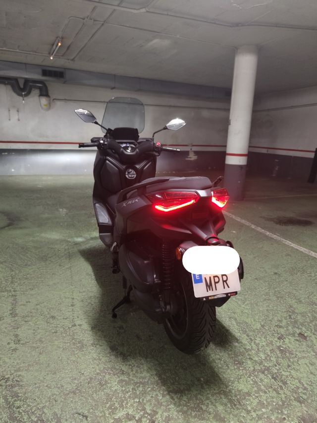 Yamaha XMAX 300 2024 + pack revisiones incluido