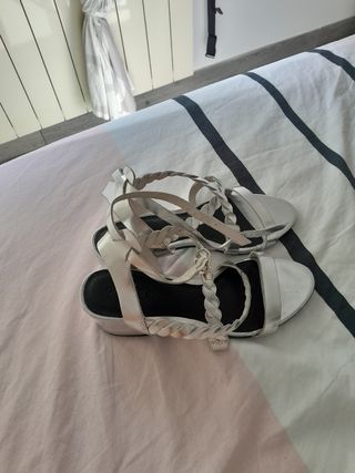 Sandalias tacón bajo plata Golden Sun nuevas 