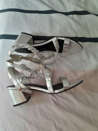Sandalias tacón bajo plata Golden Sun nuevas 