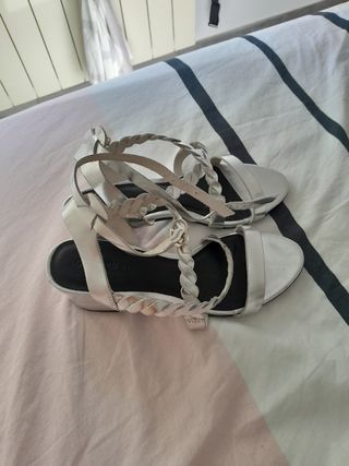 Sandalias tacón bajo plata Golden Sun nuevas 