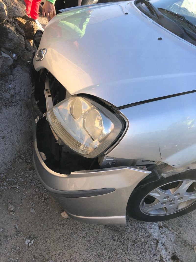 Nissan Almera 2004 - foto 1
