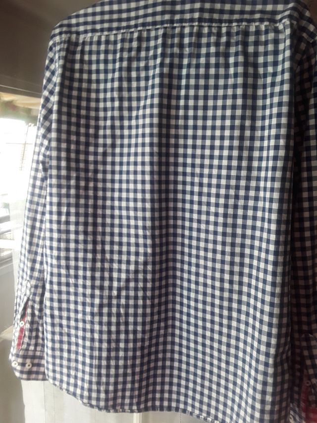 Camisa Sfera cuadros azul-blancoy detalles fucsia