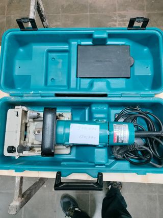 Fresadora Makita 3901 - 590W