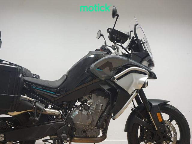 CF MOTO 800 MT