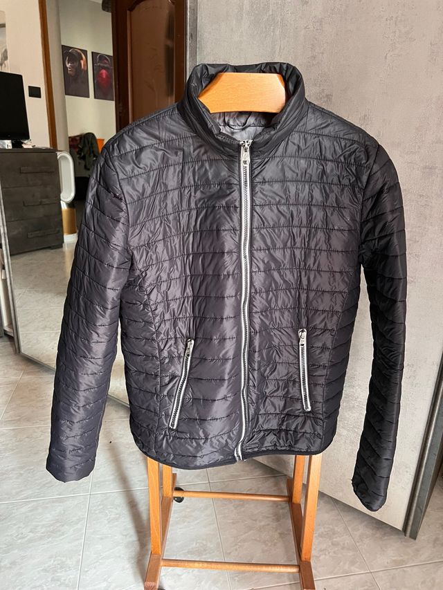 Giacca invernale leggera nera
100 grammi