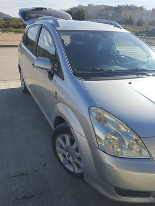 Toyota corola verso 2005