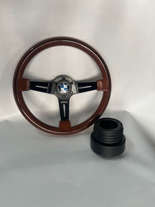 Volante y piña madera coche clasico