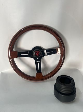 Volante y piña madera coche clasico