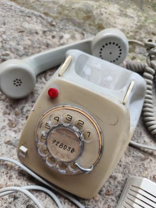 Teléfono antiguo - años 70
