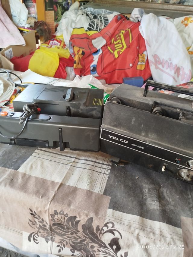 2 Proyectores Reflecta MC 81