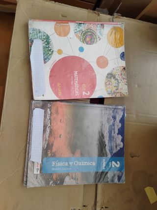 Libros de texto de 2 ESO, de matemáticas FyQ