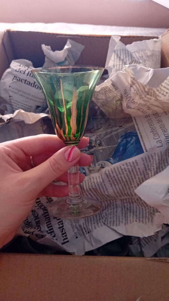 Copas de cristal , tazas y vasos