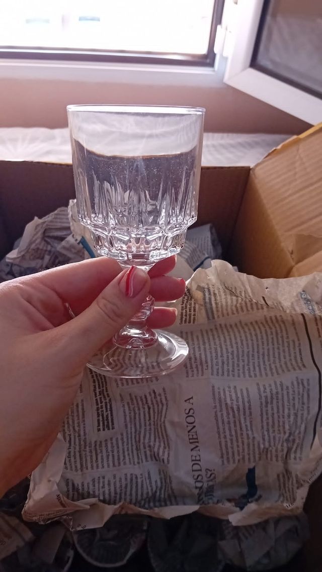 Copas de cristal , tazas y vasos