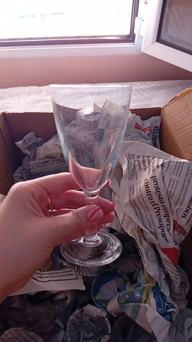 Copas de cristal , tazas y vasos