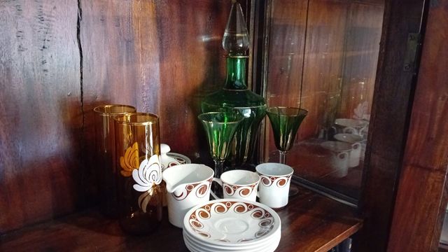 Copas de cristal , tazas y vasos