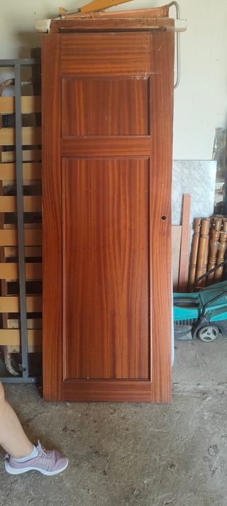 Puerta madera maciza